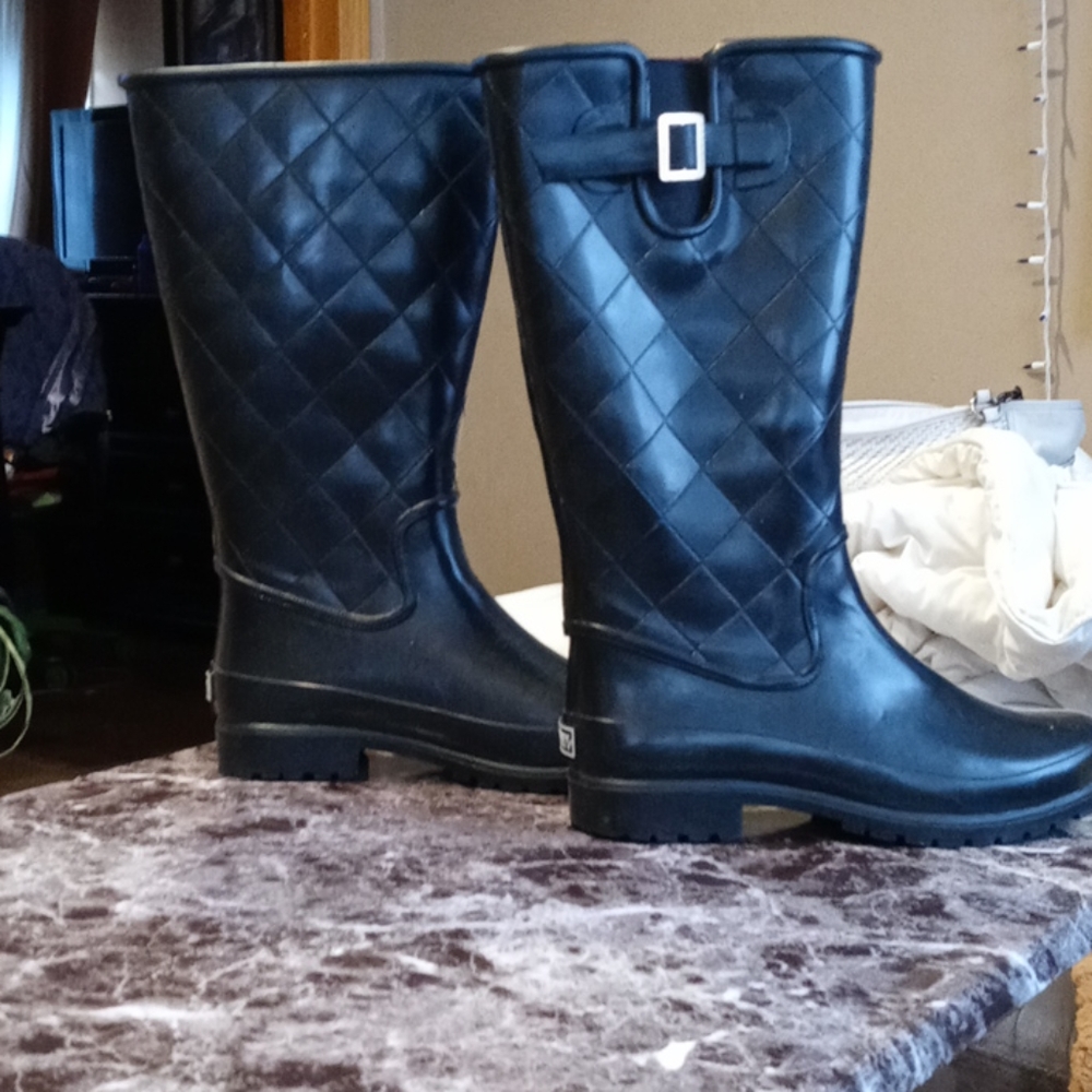 Rain boots